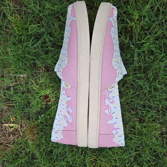 Toms X Randy's Donut Sprinkle Shoes Limited Edition - Picture 5 of 8